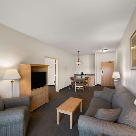 Rodeway Inn & Suites Tomahawk Ngoại thất bức ảnh