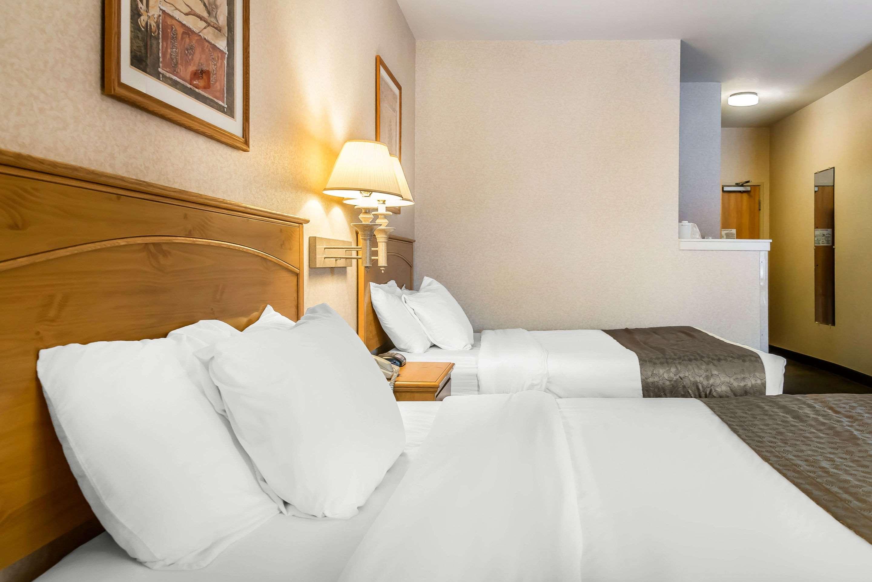 Rodeway Inn & Suites Tomahawk Ngoại thất bức ảnh