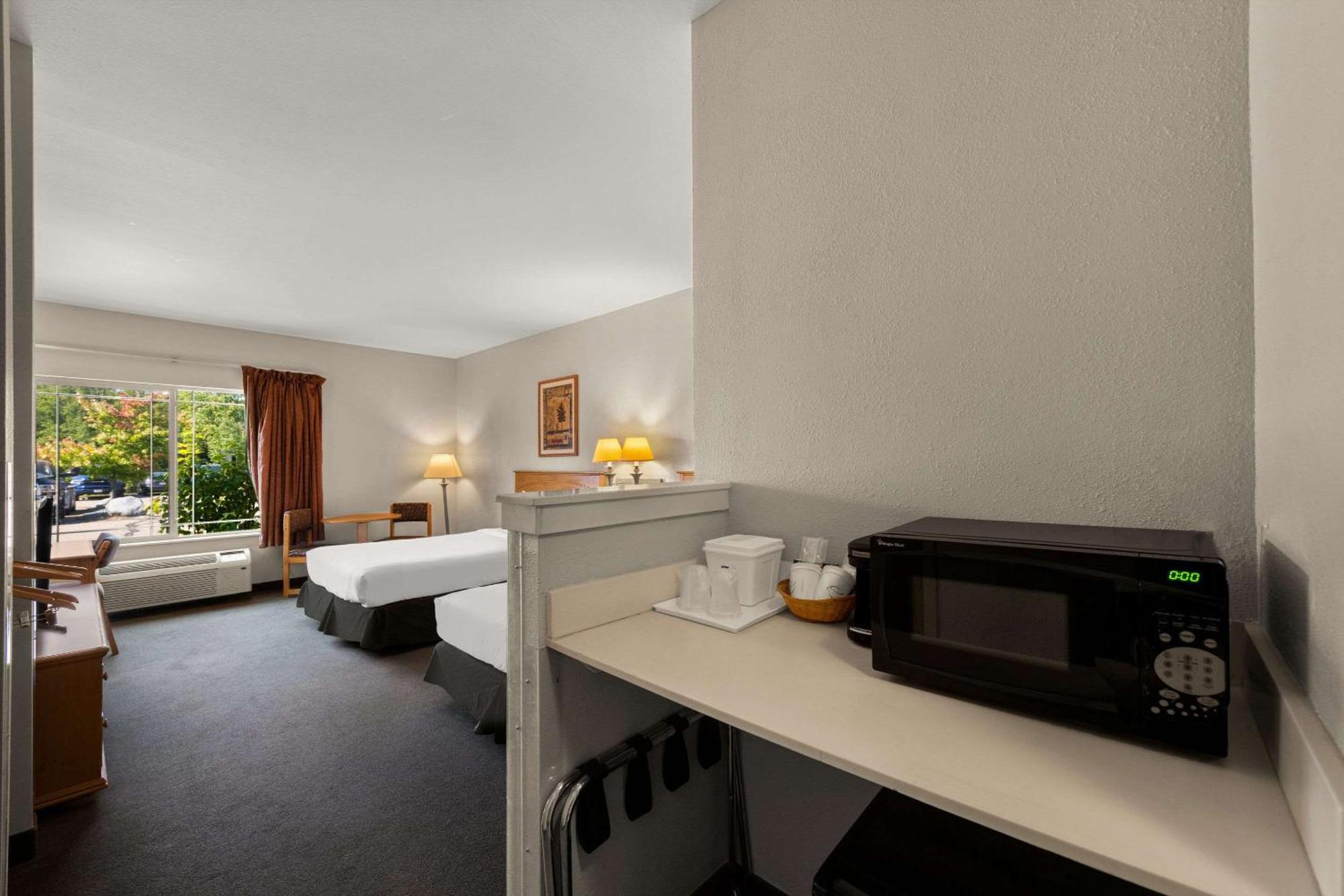 Rodeway Inn & Suites Tomahawk Ngoại thất bức ảnh