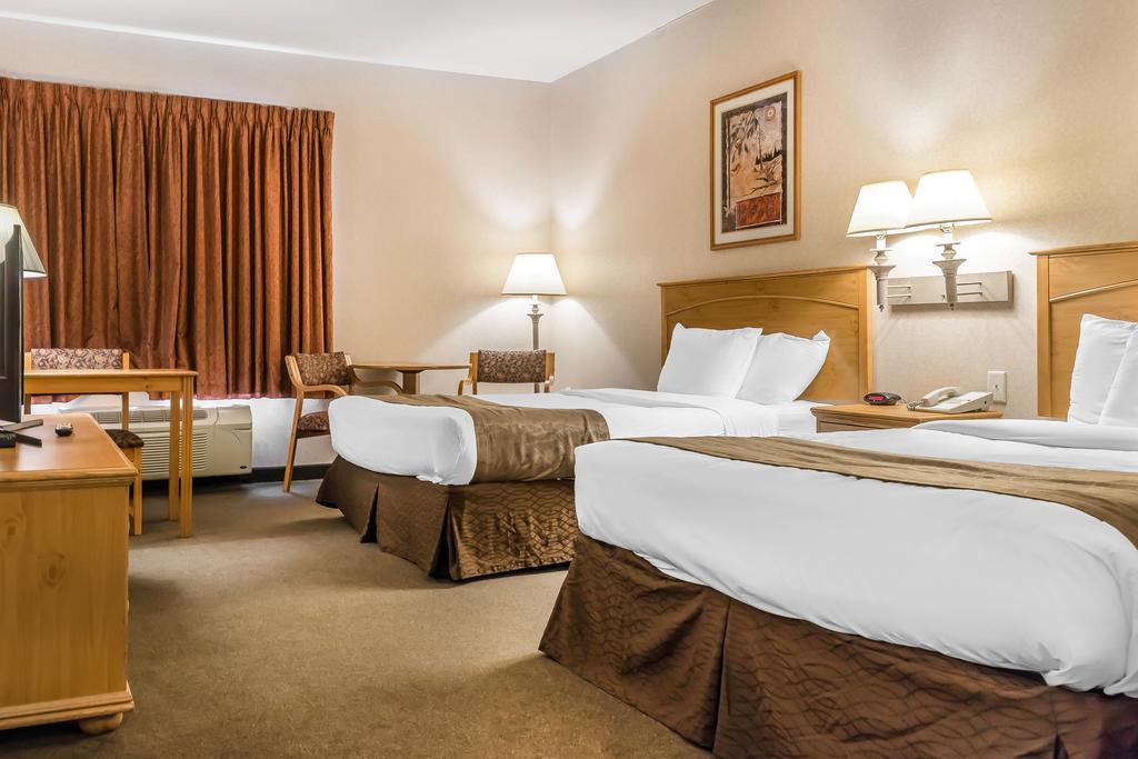 Rodeway Inn & Suites Tomahawk Ngoại thất bức ảnh